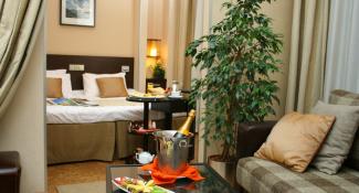 Невский форум 4*