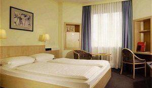 InterCityHotel Freiburg 3*