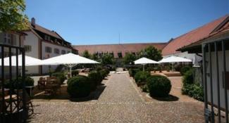 Schloss Reinach 4*