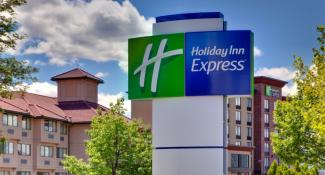 Holiday Inn Express Kelowna 2*