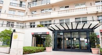 Adagio Porte de Versailles 3*