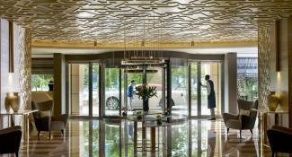 Two Seasons Hotel & Apartments 4*