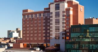 Sheraton Laguardia East Hotel 3*