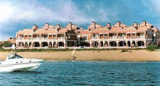Lloyds Beach Club 3*