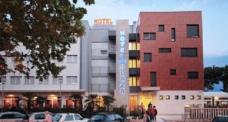 Plaza Hotel Omis 4*