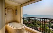 Туры в отель Crowne Plaza Resort Sanya Bay