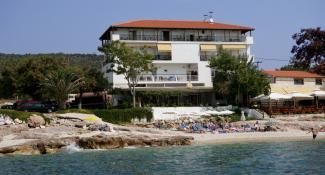 Pefkari Studios Apts