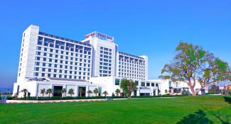 The Green Park Pendik 5*