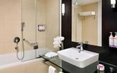 Туры в отель Movenpick Hotel Jumeirah Lakes Tower