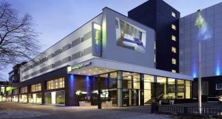 Holiday Inn Express Hamburg City Centre 3*