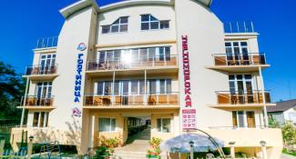 Черноморская 3*