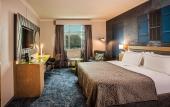 Туры в отель Hennessy Park Hotel