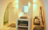 Туры в отель Iconic Santorini, a boutique cave hotel