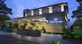 Hotel Santika Mataram 3*