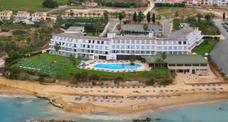 Corallia Beach Hotel Apartments  3*
